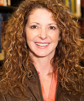 Photo of NOSM grad, Dr. Catherine McGuire